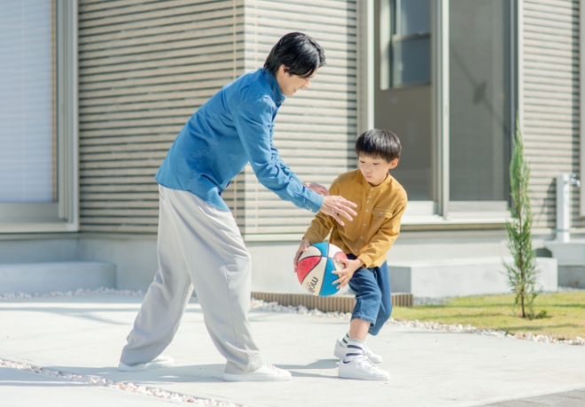 今日はパパと1on1。ぜったい負けないぞ！