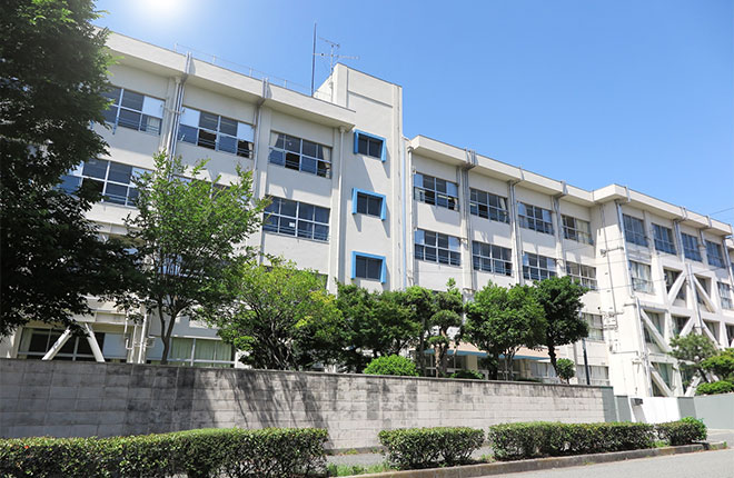 小学校徒歩10分