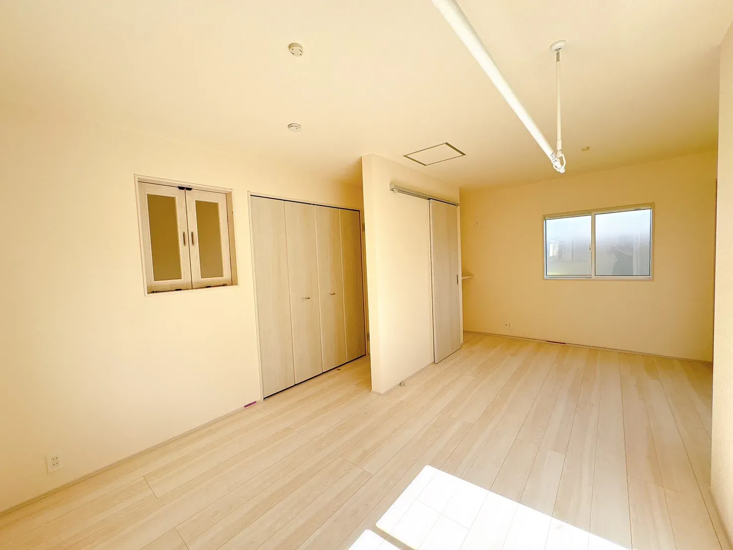 【洋室(10.50帖)】将来こども部屋として1部屋を2つの部屋にアレンジできるフレキシブルルーム(10.50帖)※将来2部屋として利用の場合、間仕切壁工事は有償となります。
