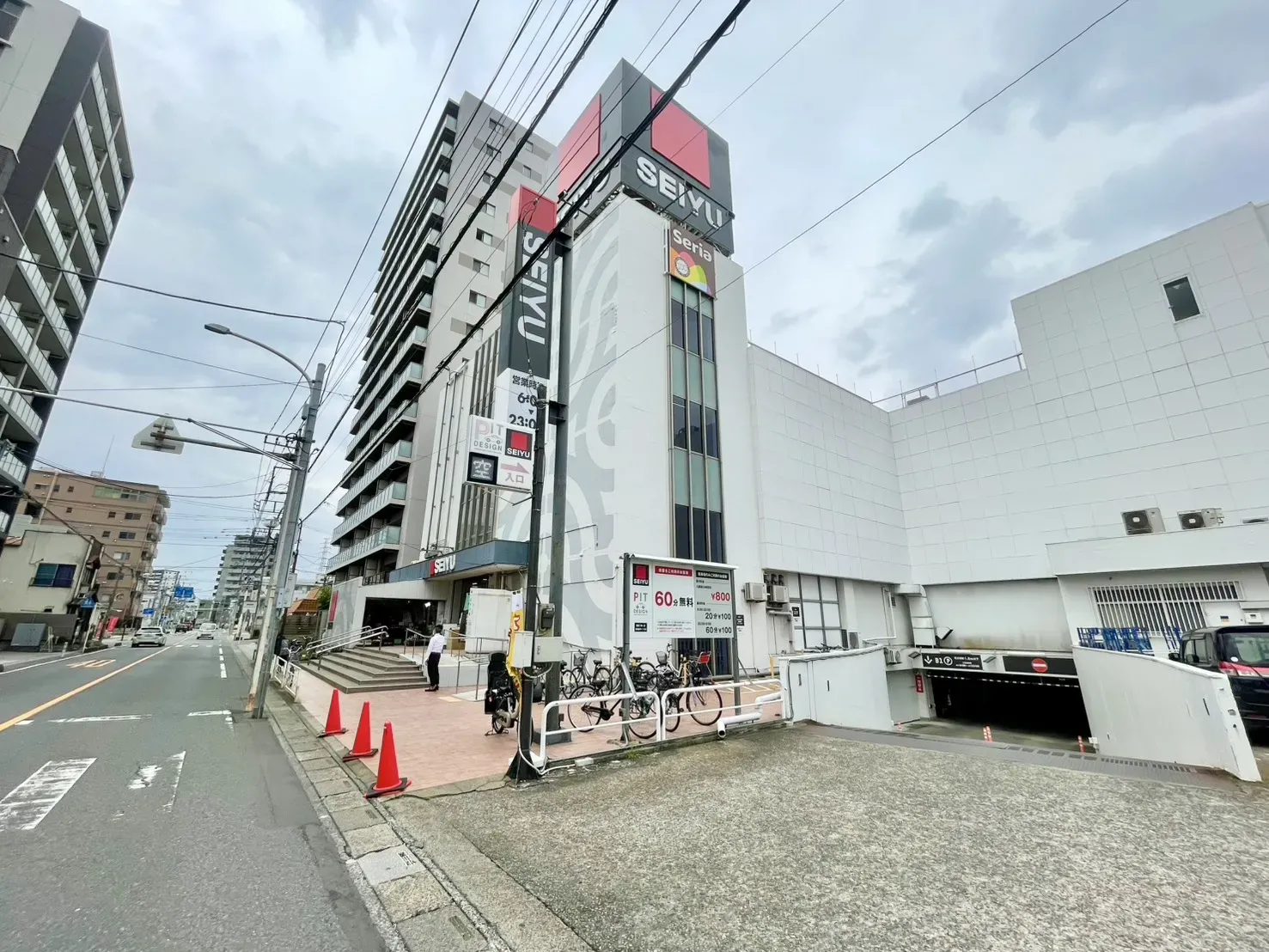 西友鳩ケ谷店