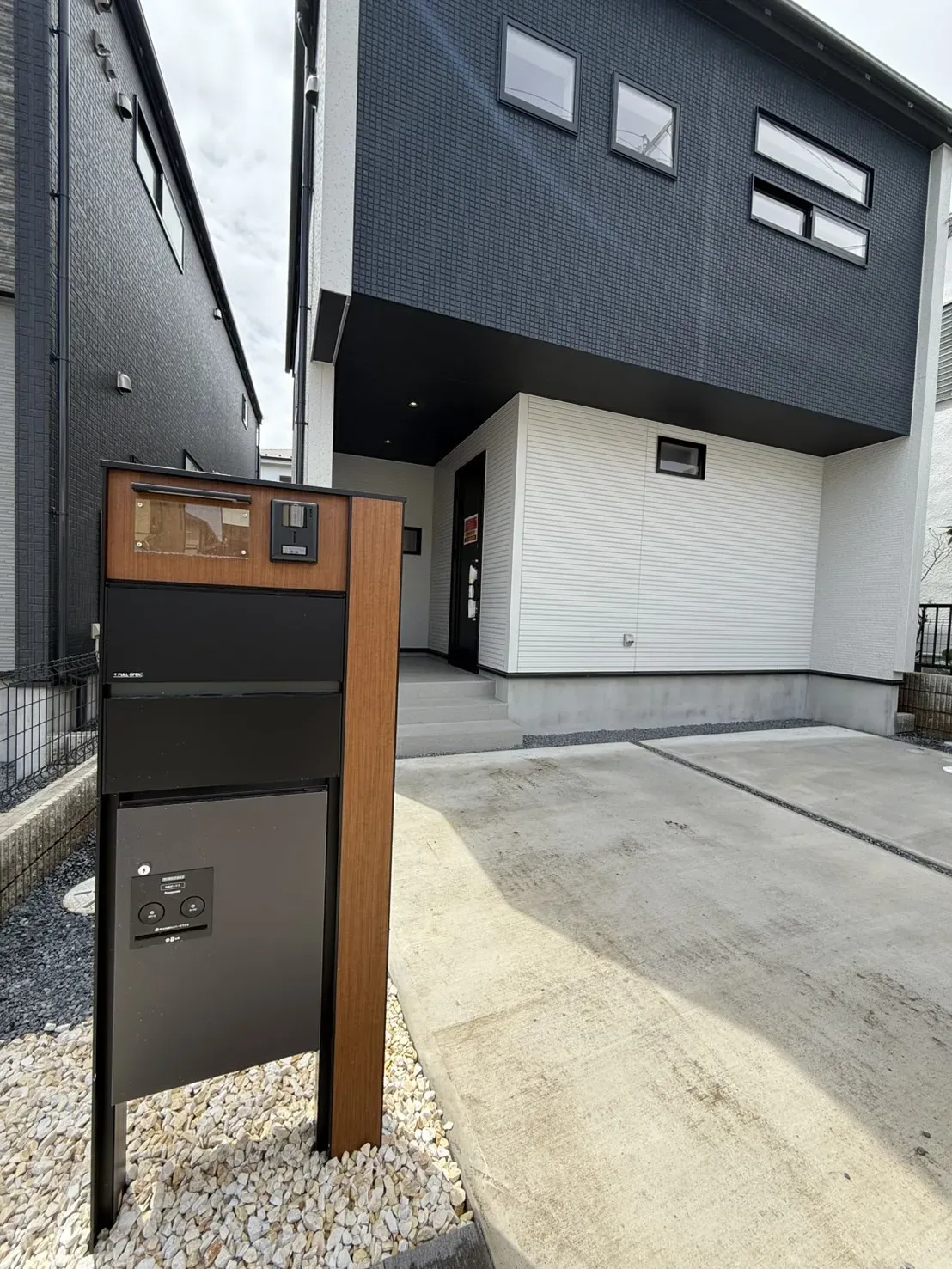①宅配BOX付ポスト