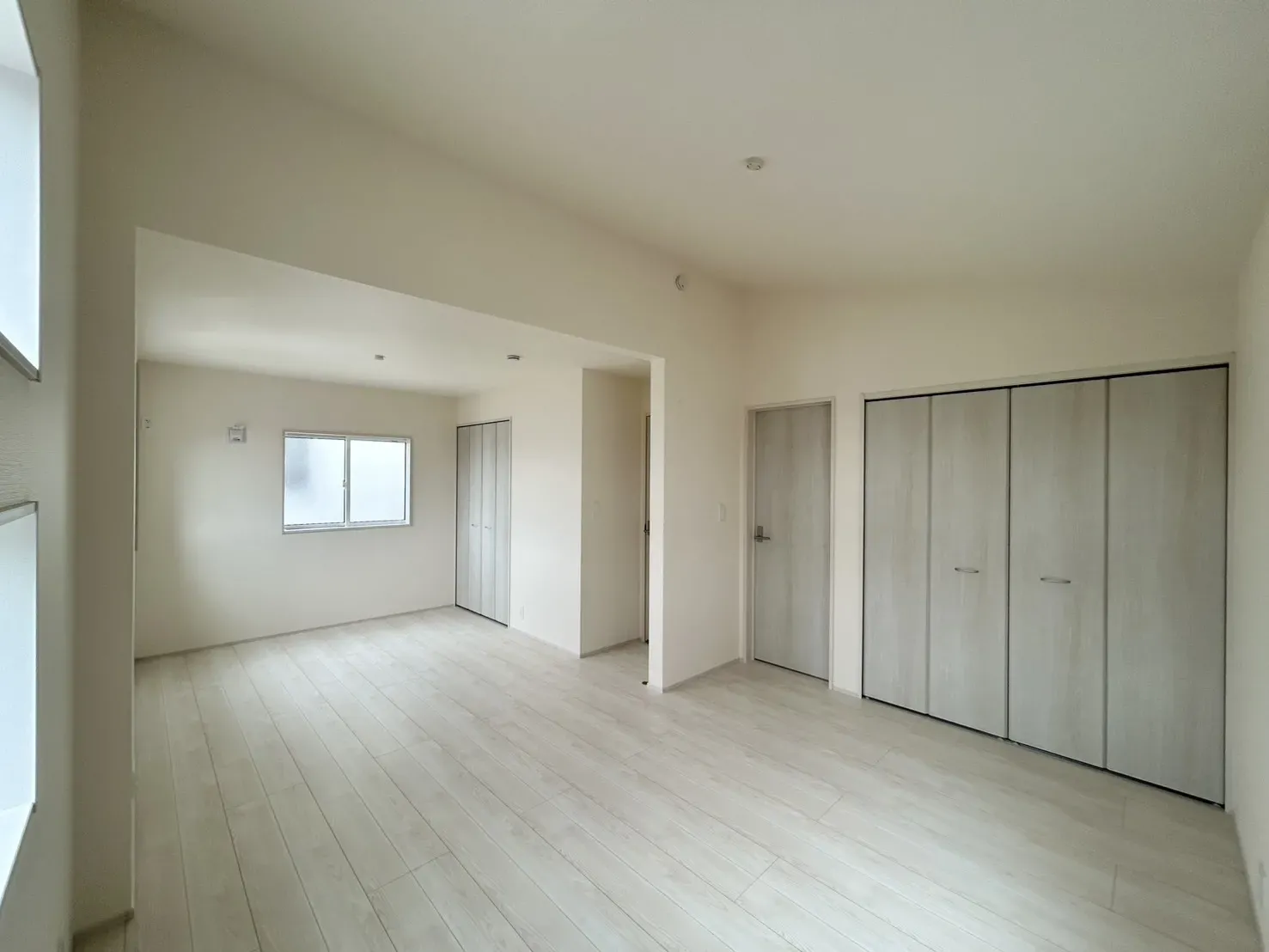 勾配天井採用でお部屋に開放感をプラス