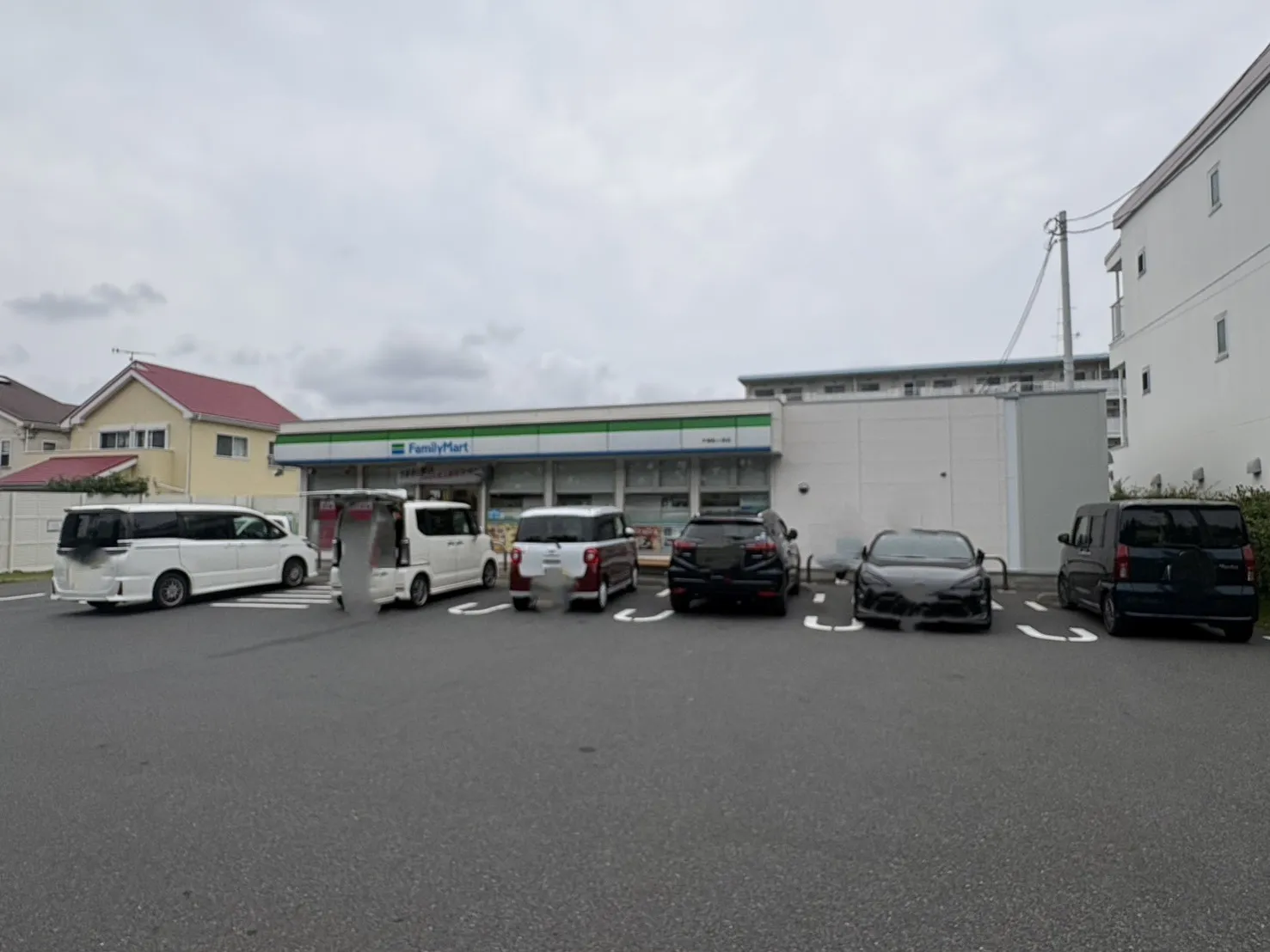 ファミリーマート平塚虹ケ浜店