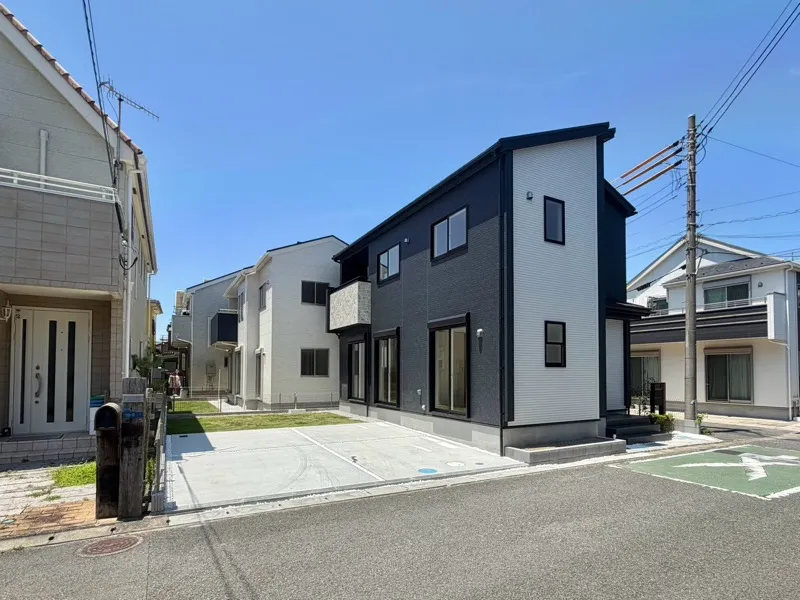 当社売主!
堂々、完成致しました。
内覧やご相談事等ございましたらお気軽にご相談ください!