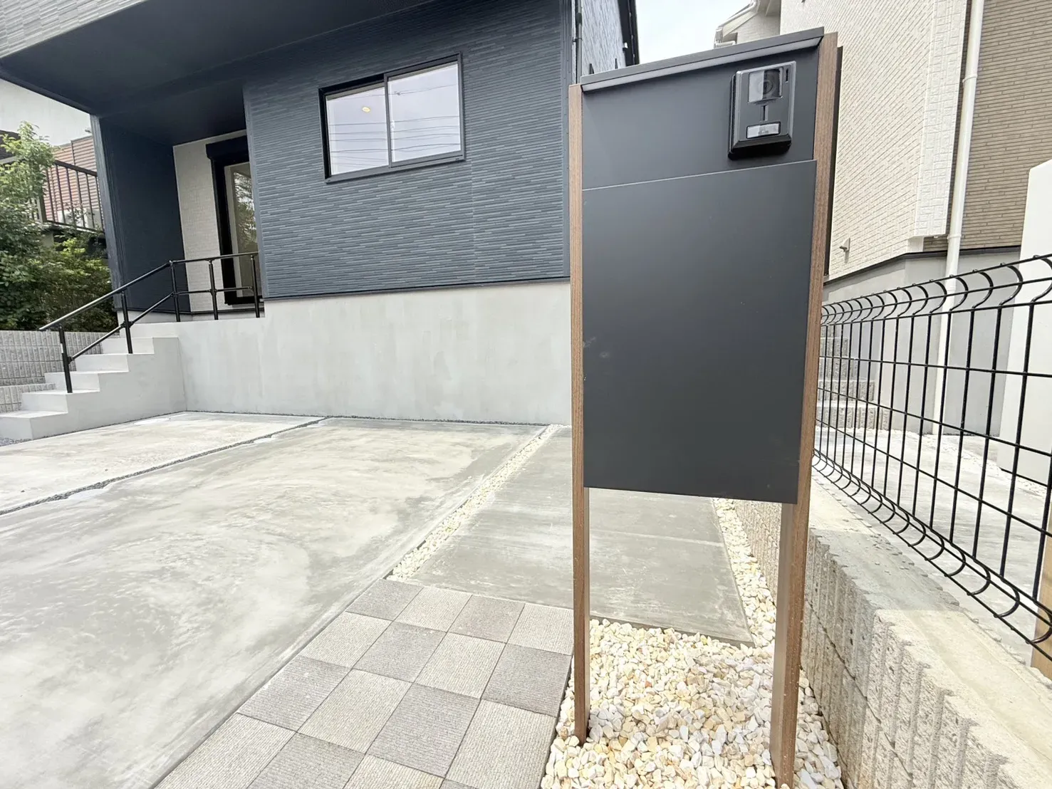 【1号棟　ポスト】