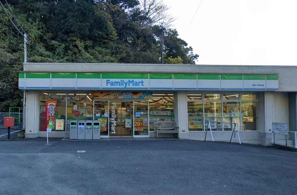 ファミリーマート野比中学前店