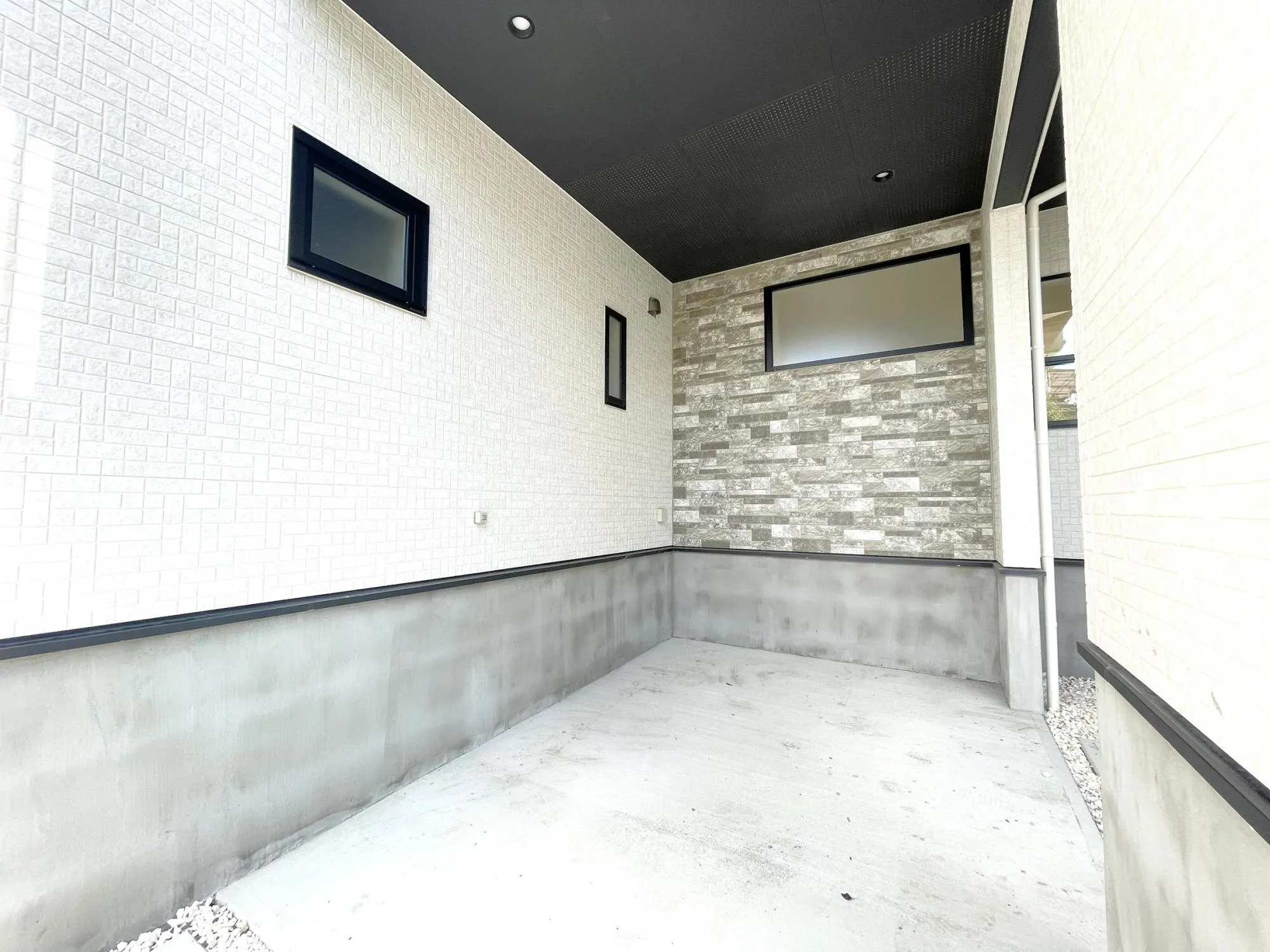 【外観写真】長期優良住宅認定に加え、耐震等級3・制震ダンパーを採用。家族の未来を見据えて、安心して住み続けられる住まいです。