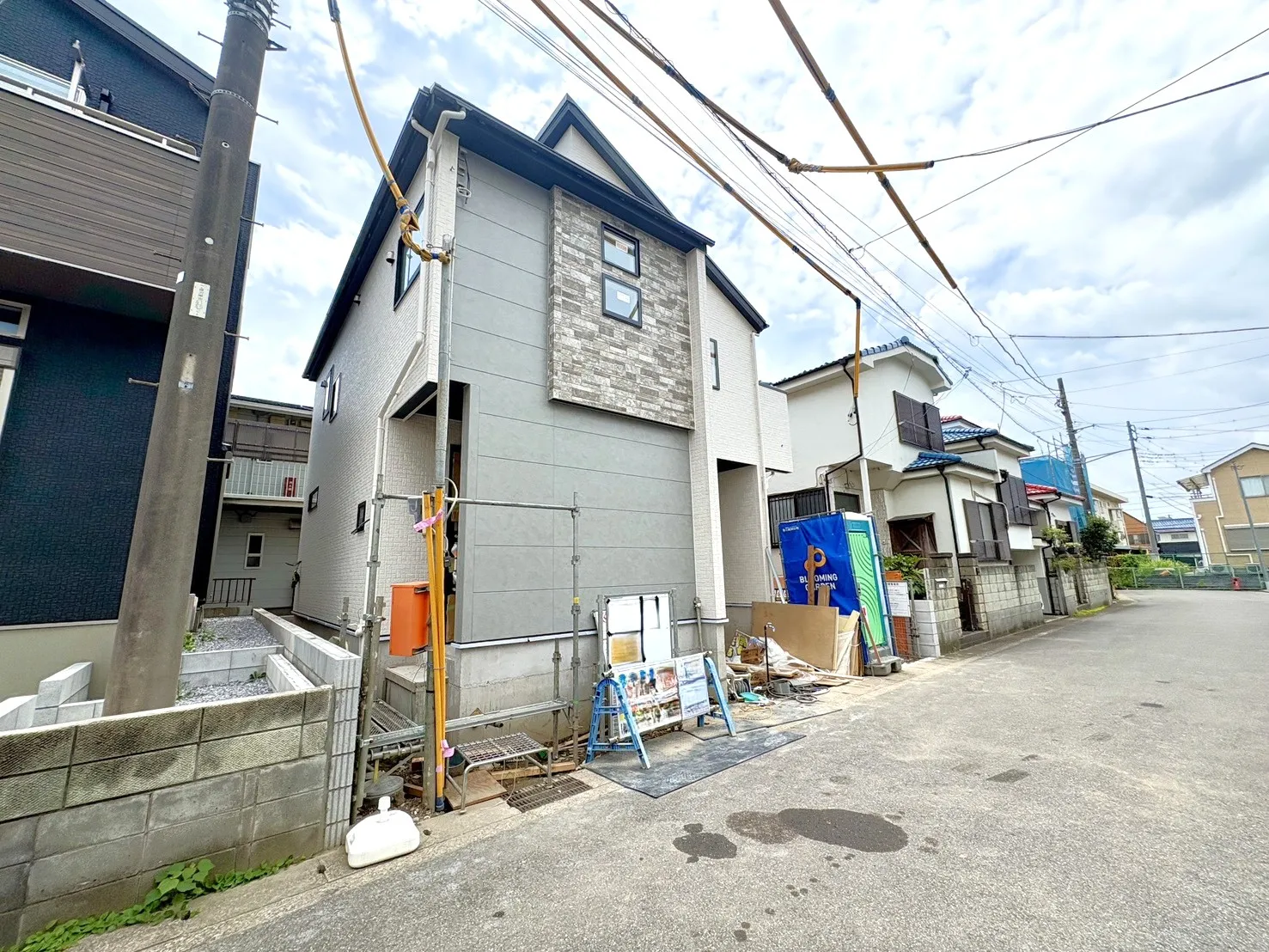 【外観写真】東武伊勢崎線「大袋」駅まで徒歩9分の駅チカ物件◎通勤・通学に便利な、駅チカの好立地!毎日の移動がスムーズになる、暮らしやすい住環境です。
