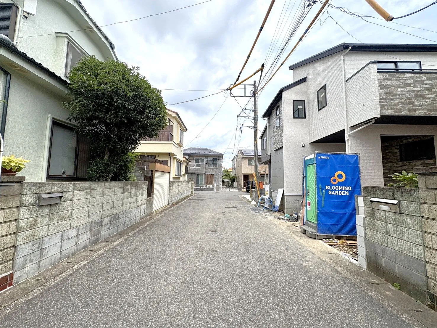 【外観写真】制震ダンパーを搭載した、地震に強い住まいです。地震の揺れを吸収し、建物へのダメージを軽減してくれる特徴があります。