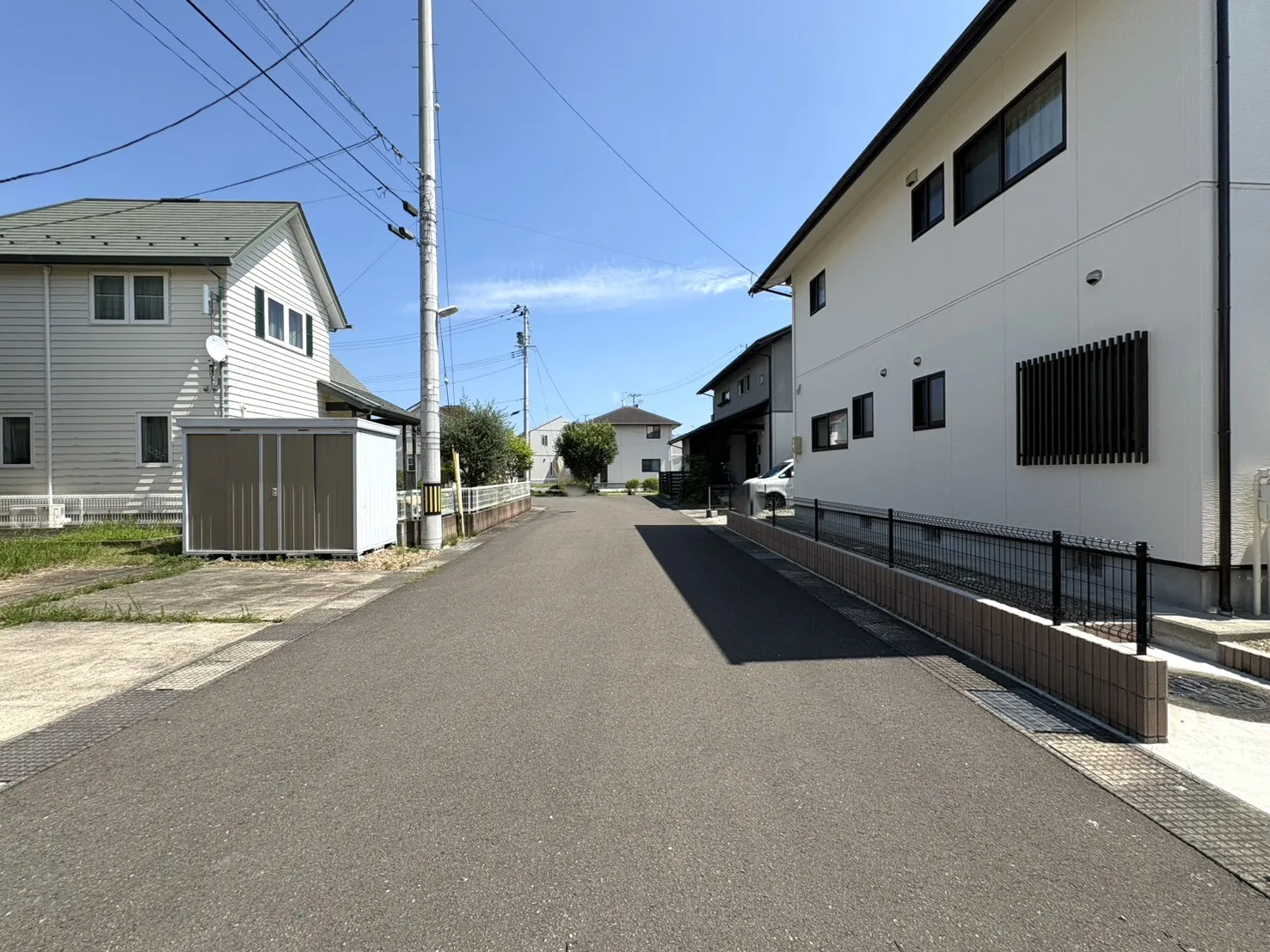 【2号棟前面道路】