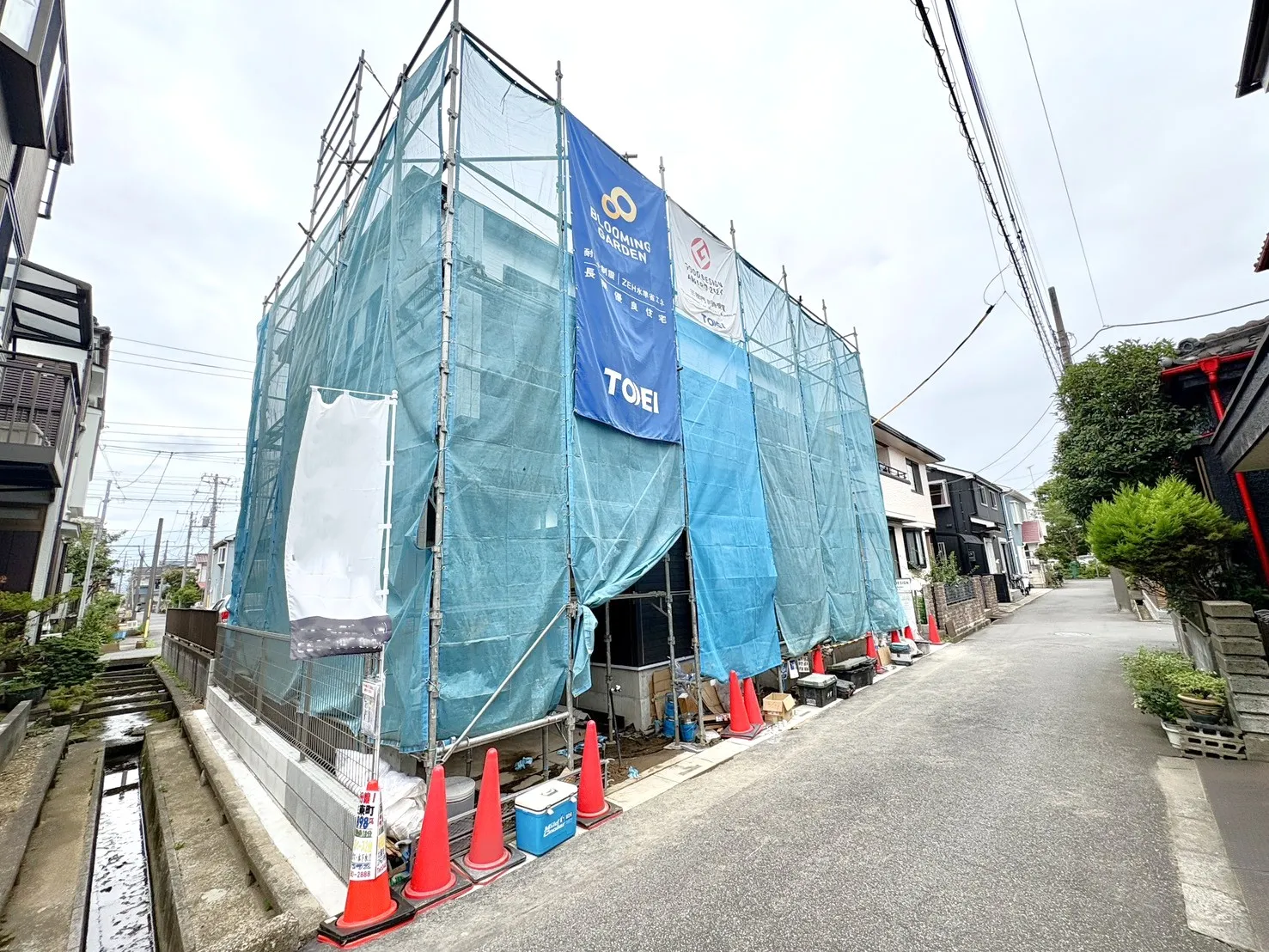 【外観写真】全居室南向きの設計で、室内に明るい光が広がる住まいです。