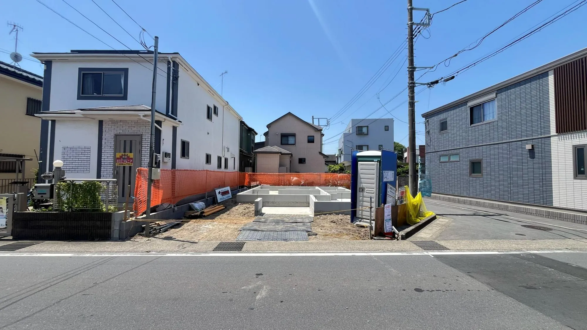 当社売主!
販売開始致しました♪
完成物件で仕様等のご案内も可能です。ぜひお気軽にご連絡ください!
