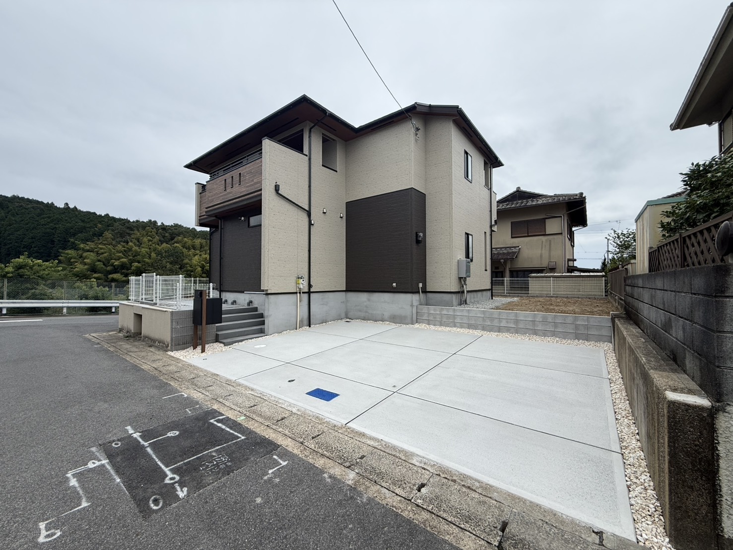 ブルーミングガーデン 生駒市萩の台4丁目1棟