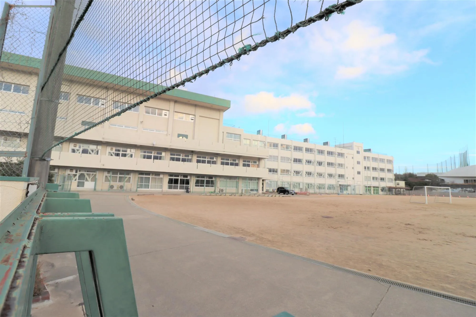 川西市立緑台中学校
