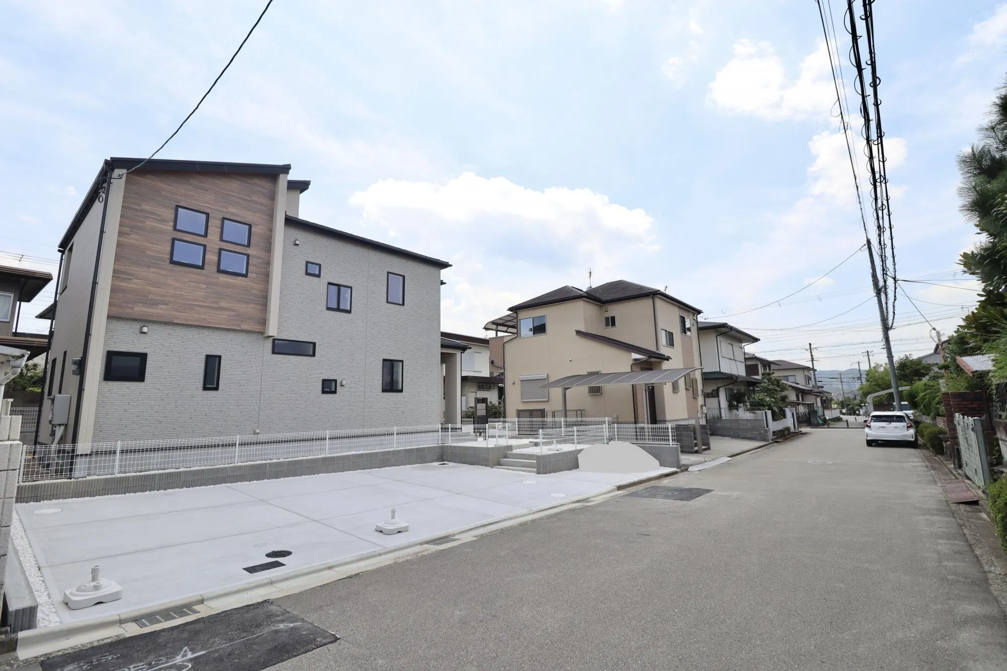 【前面道路含む現地写真】