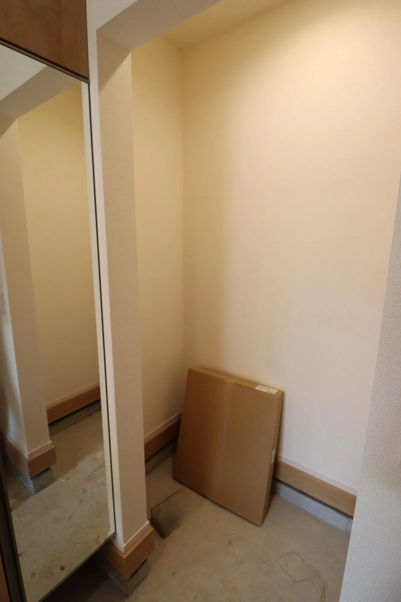 【1号棟:玄関土間収納】