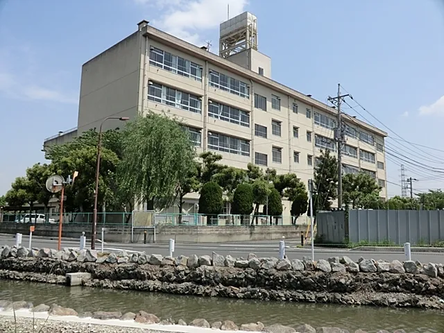 青柳中学校
