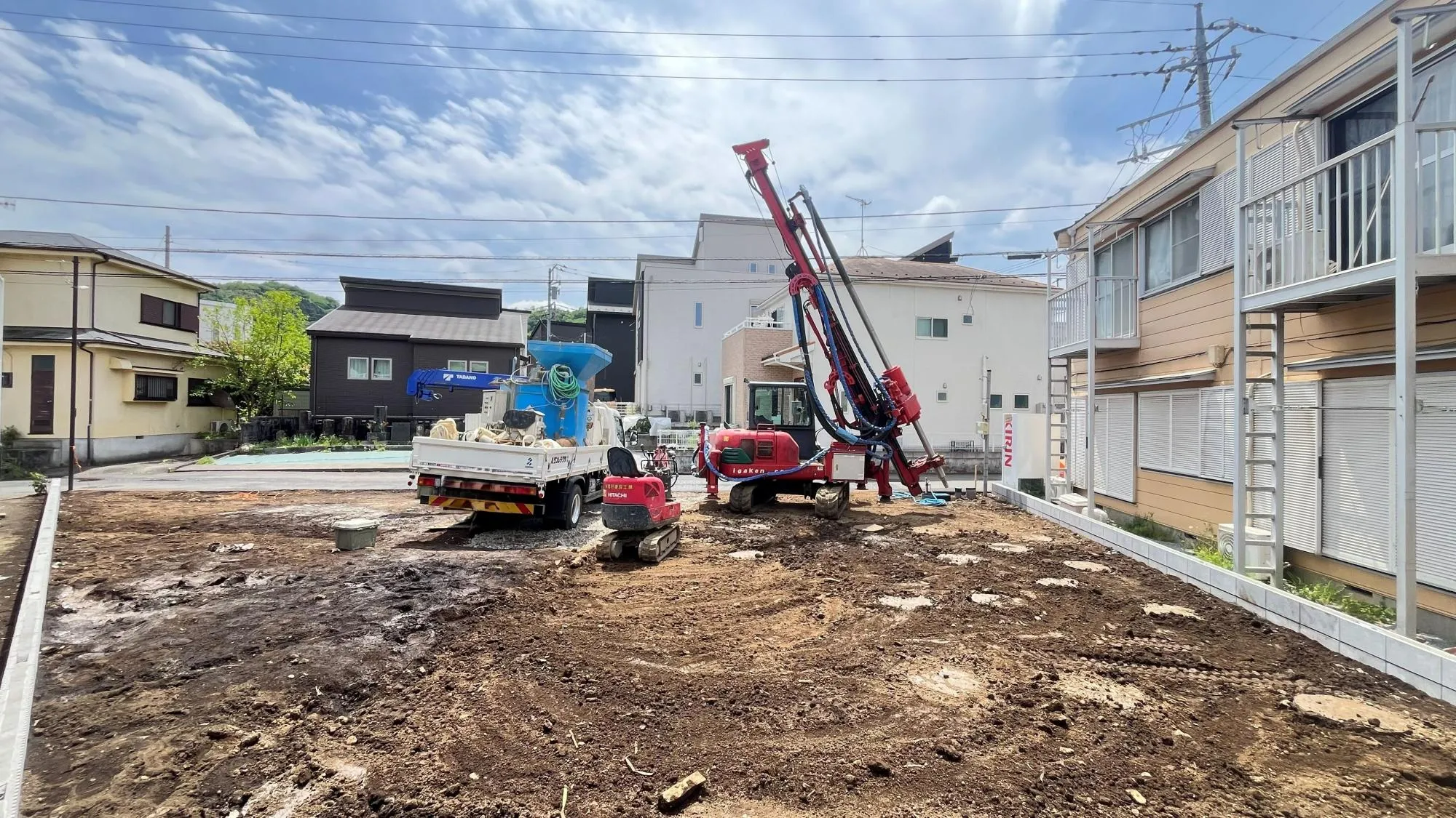 落ち着いた雰囲気に佇む新築分譲住宅。ゆったりと暮らしたいお客様におススメの物件となっております。