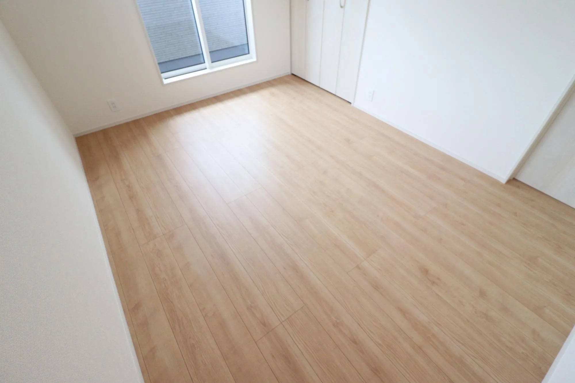 【5号棟:2階洋室(6.0帖)】