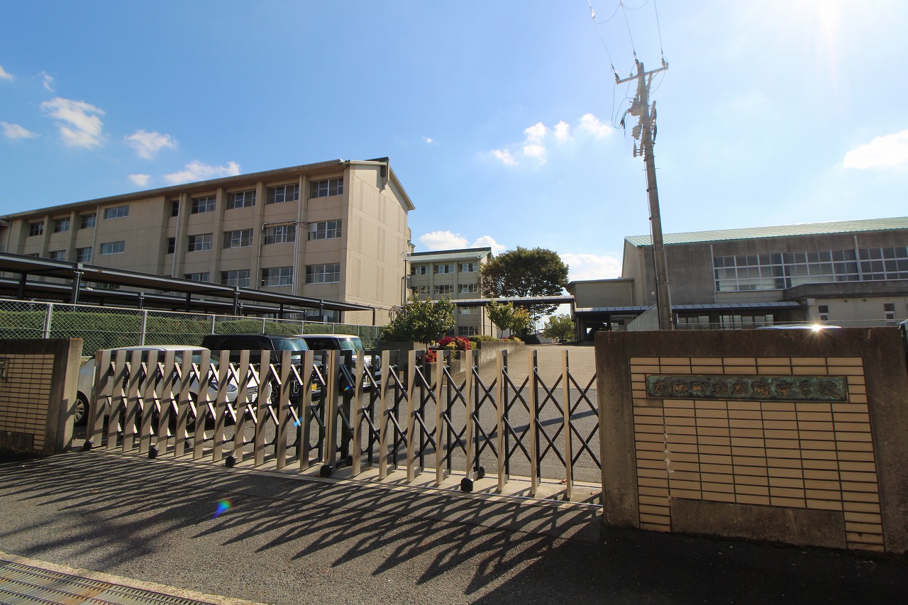 町立広陵中学校