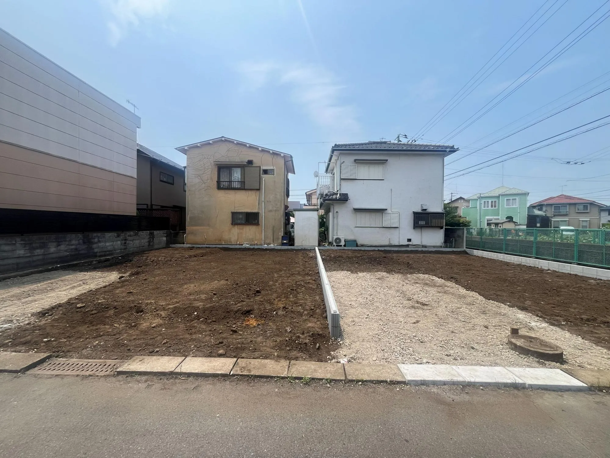 小中学校が10分圏内でお子様の通学もしやすいです。