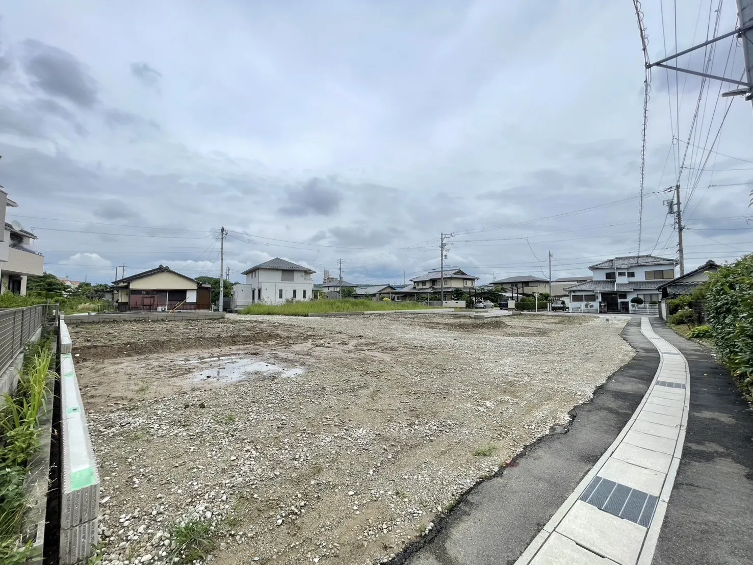 販売現地