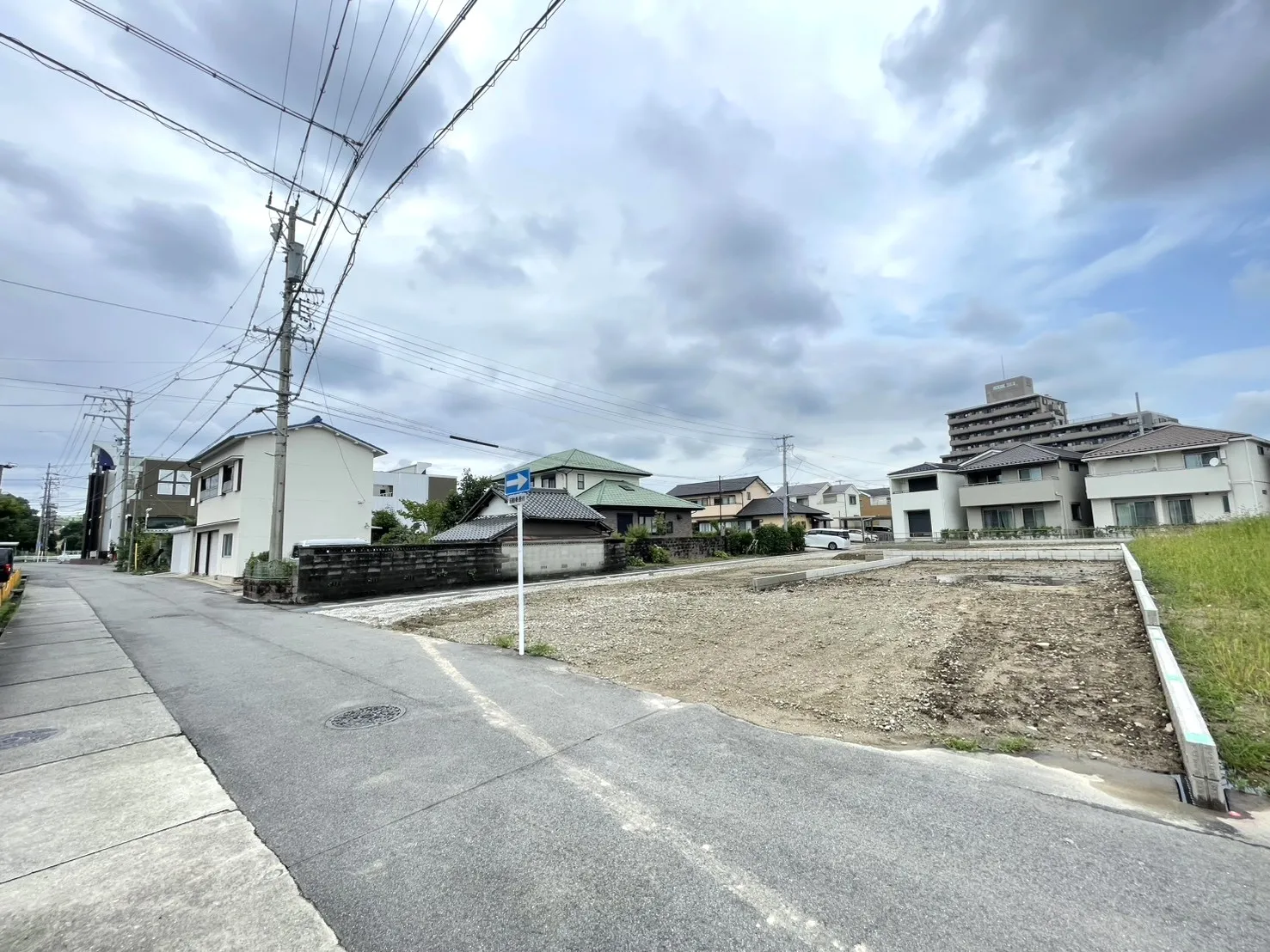 販売現地