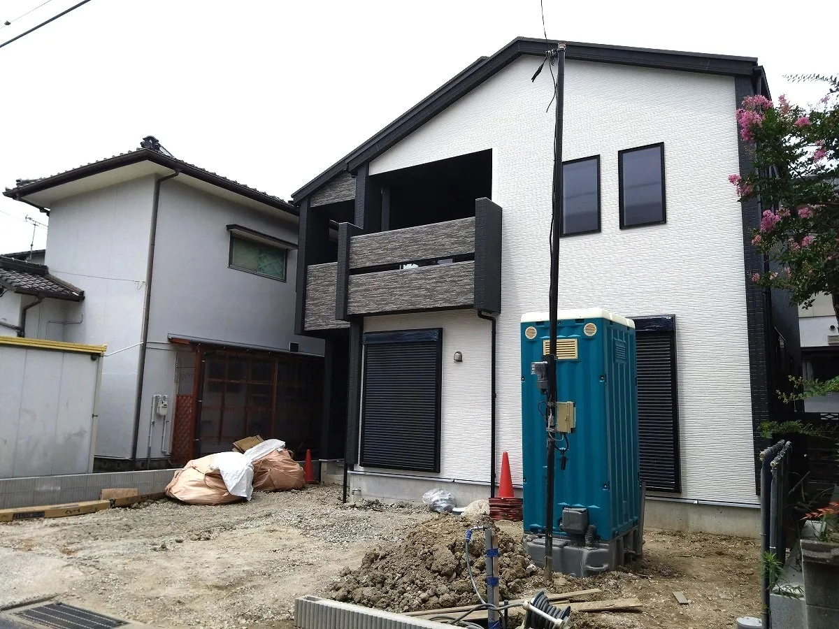 1号棟建物外観(8月9日撮影)