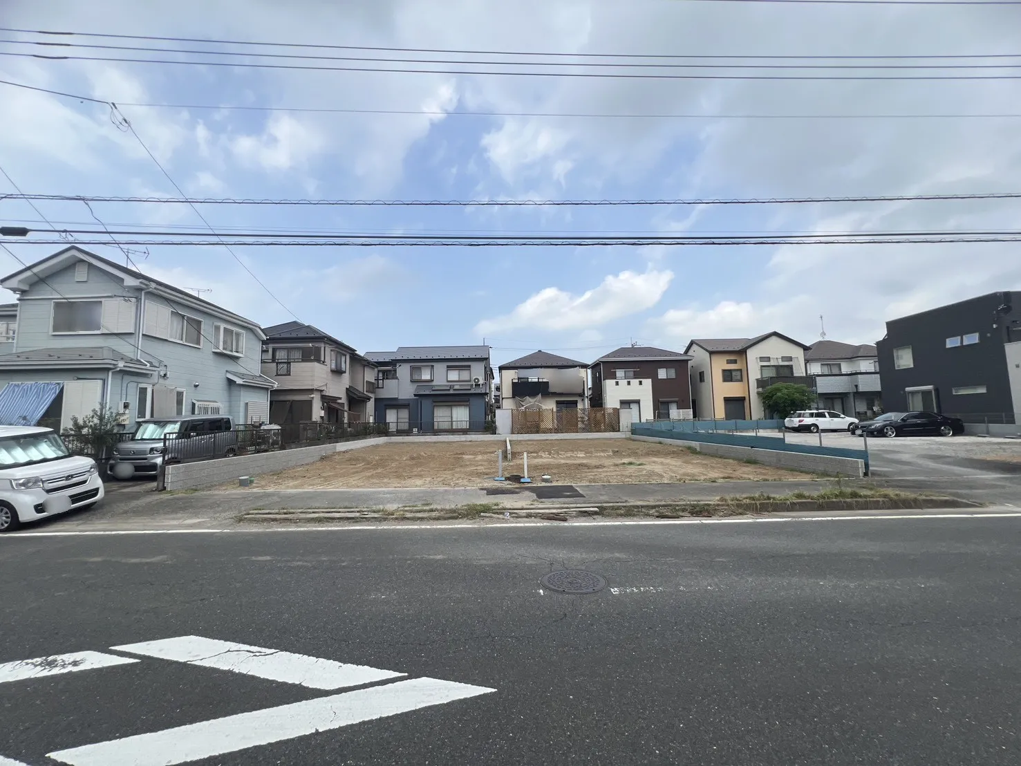 【前面道路含む現地写真】